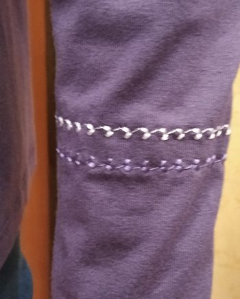 Camiseta Morada Cuello Cisne - Imagen 3